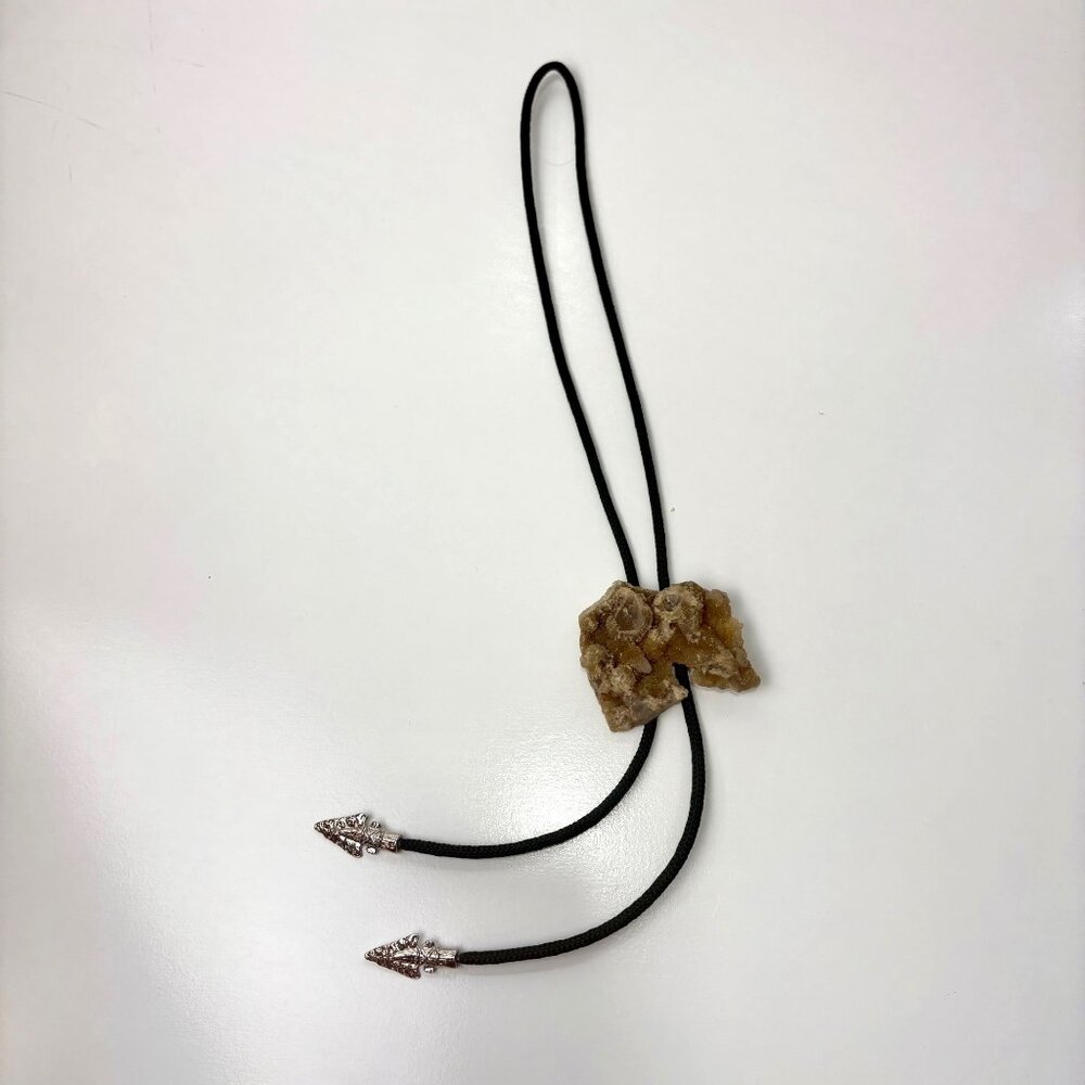 Vintage Western Bolo Tie With Arrowhead Tips & Natural Stone Slide‎